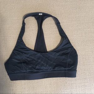 ♥️ Lululemon medium support sports bra ♥️